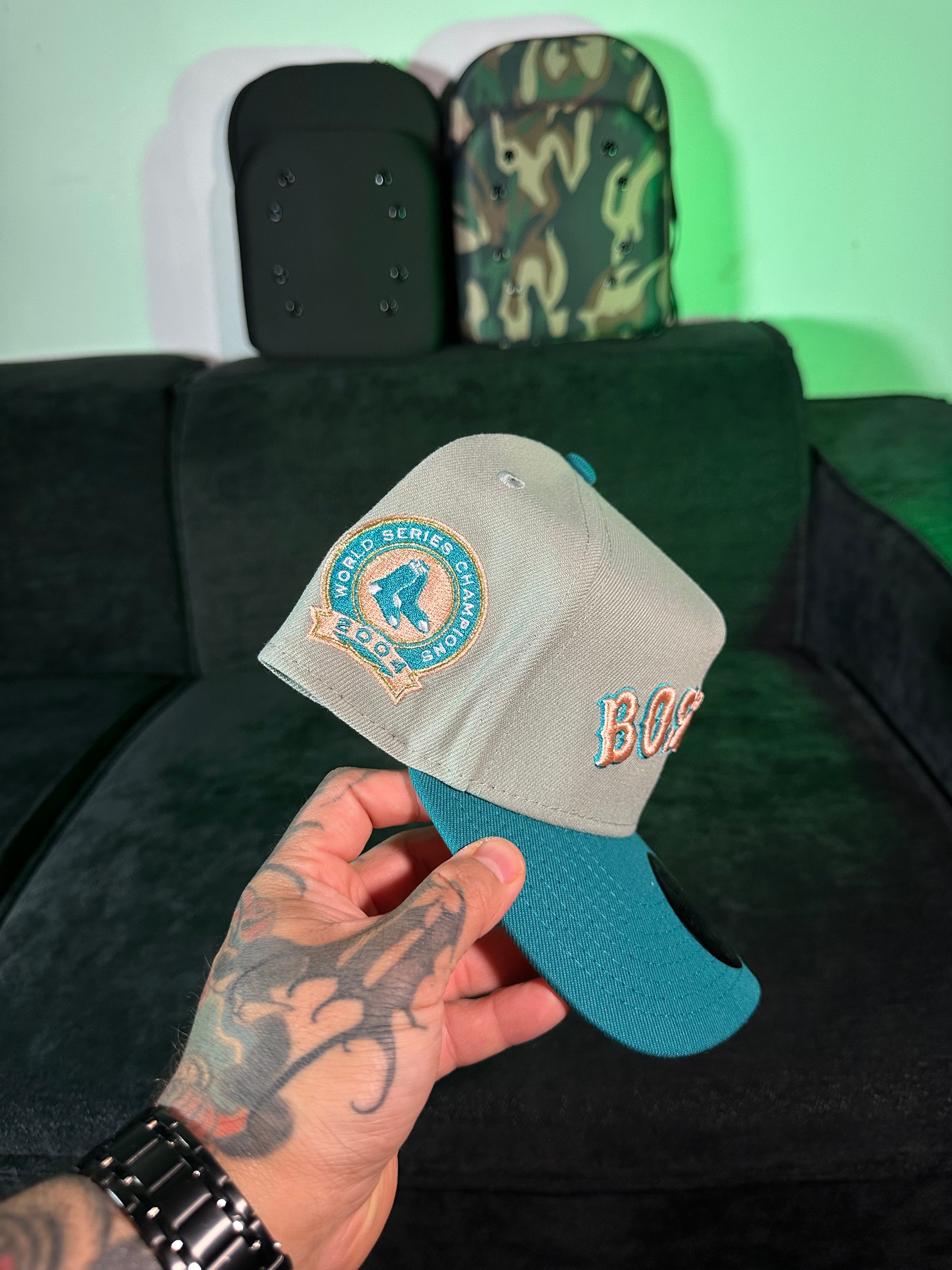 NEW ERA BOSTON RED SOX  WORLD SERIES CHAMPS 2004