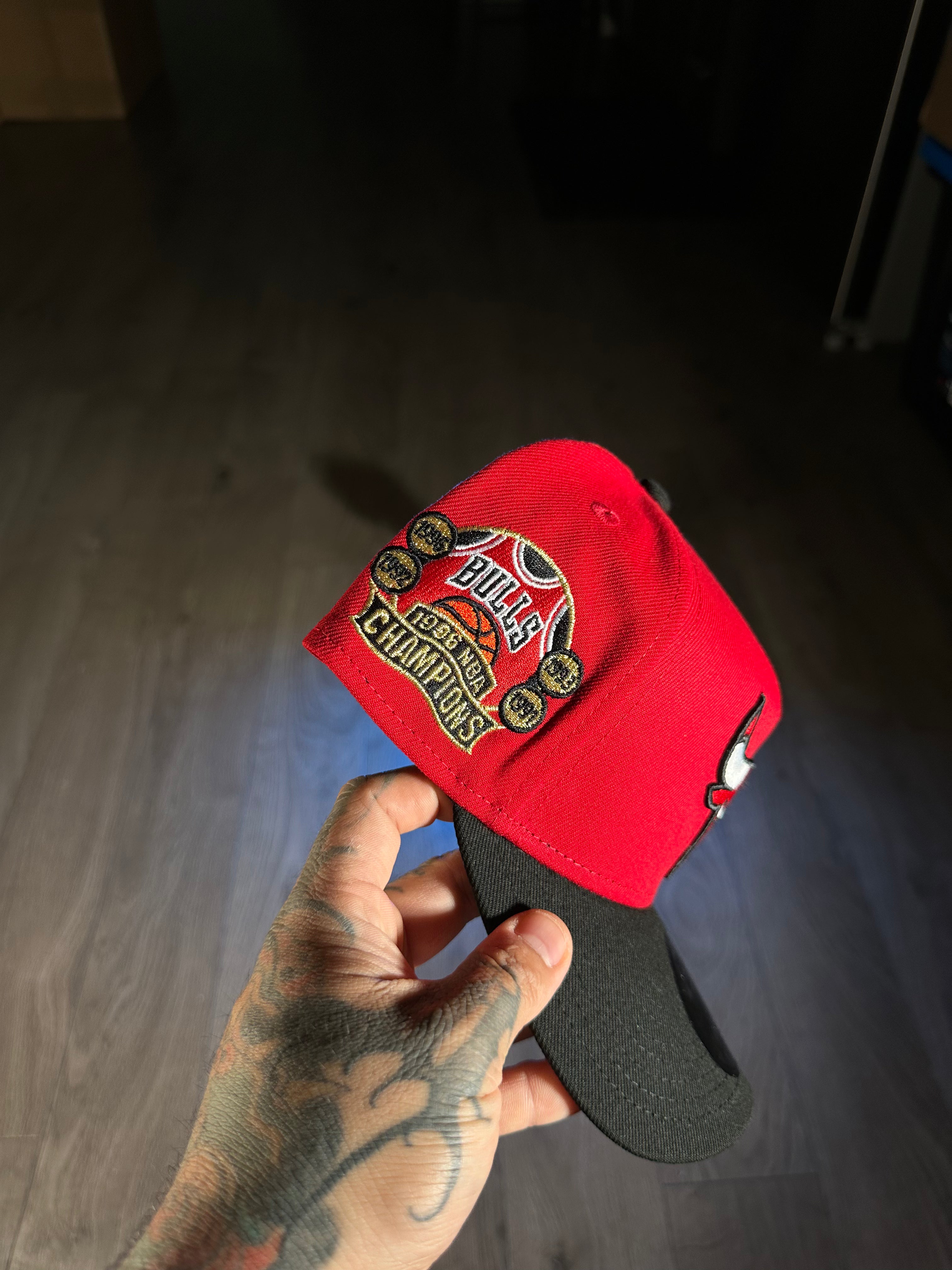 NEW ERA 9FORTY CHICAGO BULLS NBA CHAMPIONS 1996 SCARLET