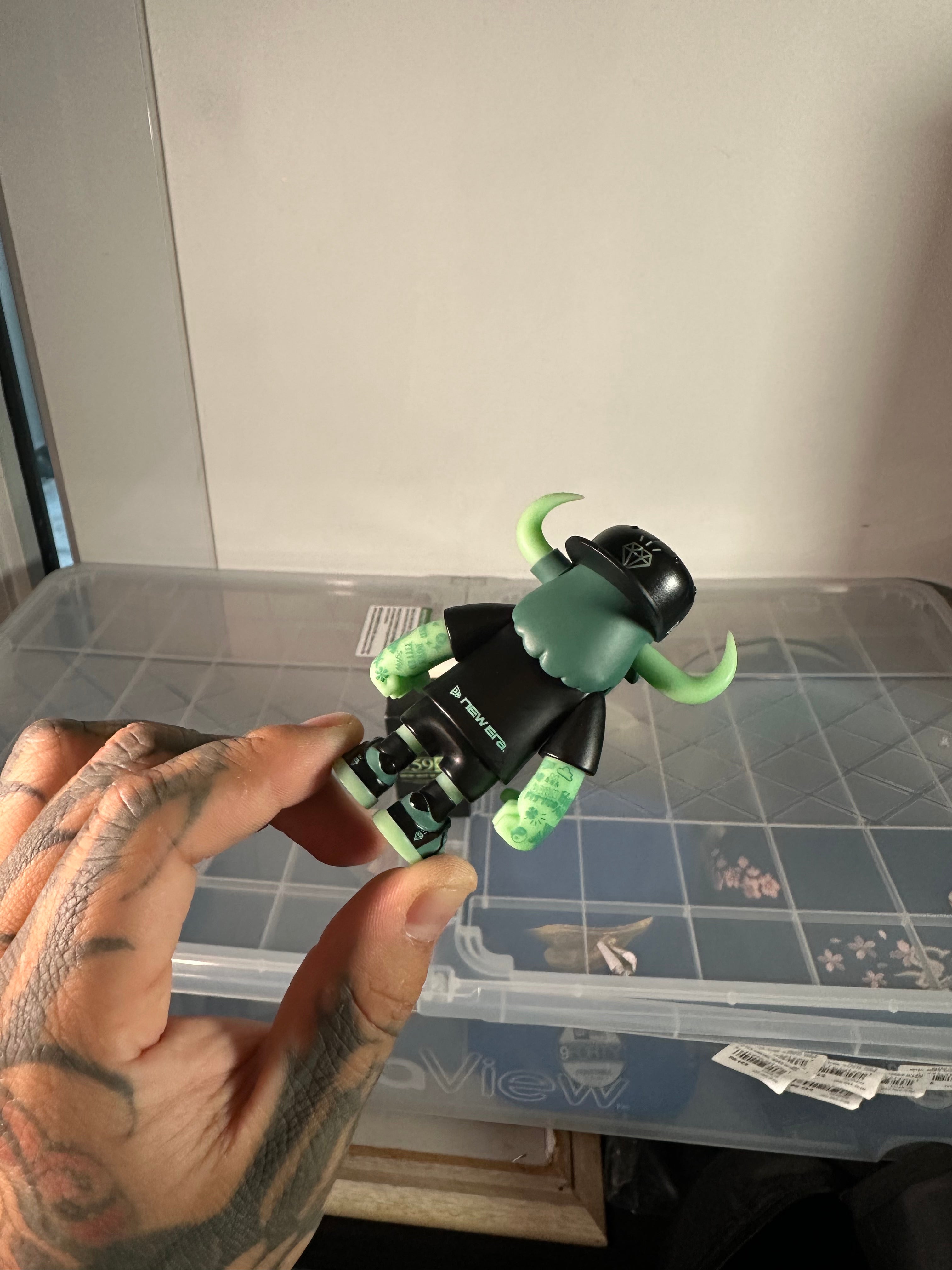 NEW ERA GLOW IN THE DARK 50FIFTY DAY FFALO (KEY RING)