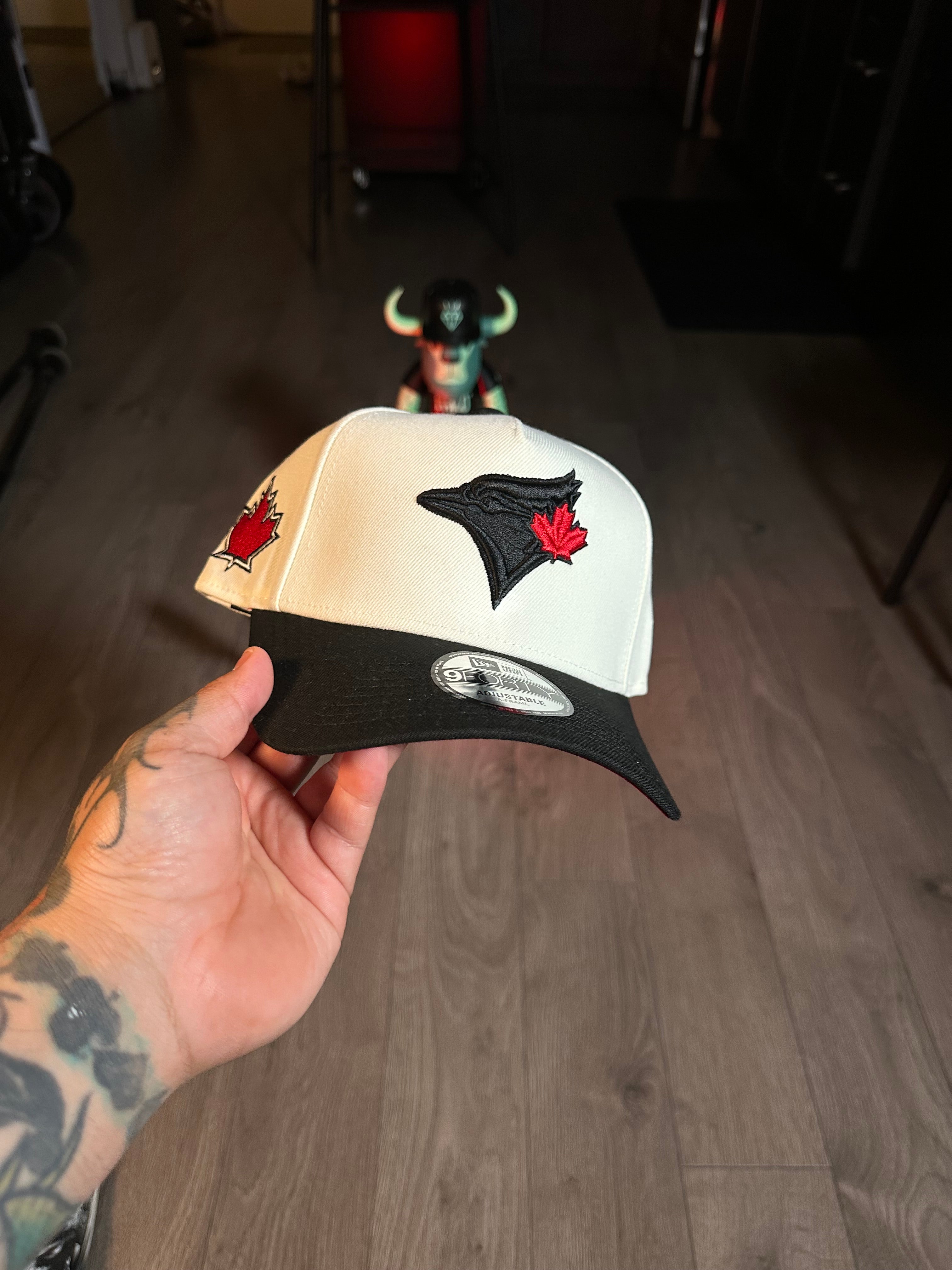 NEW ERA 9FORTY TORONTO BLUE JAYS MAPLE LOGO