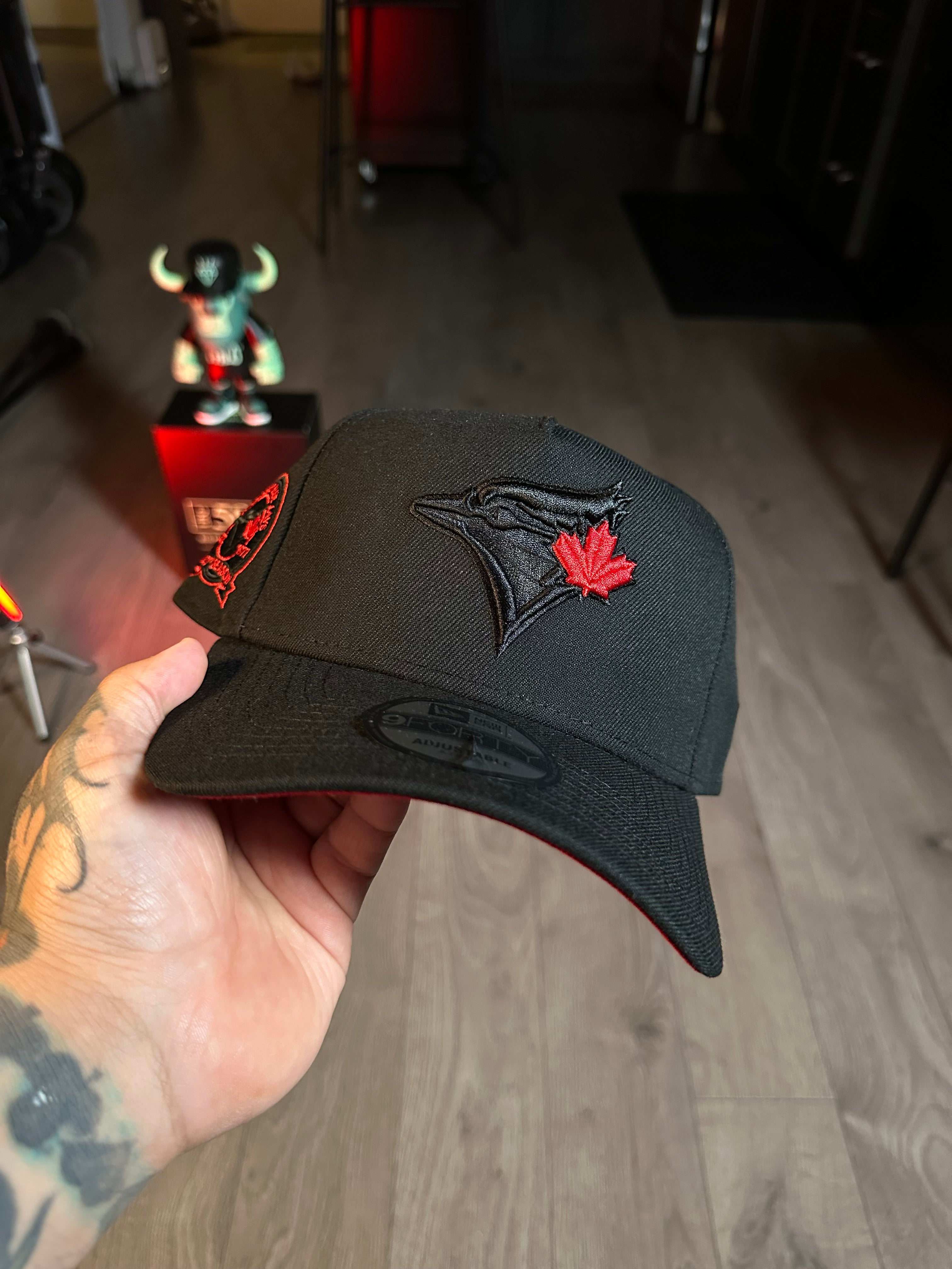 NEW ERA 9FORTY TORONTO BLUE JAYS 40th ANNIVERSARY BLACK OUT