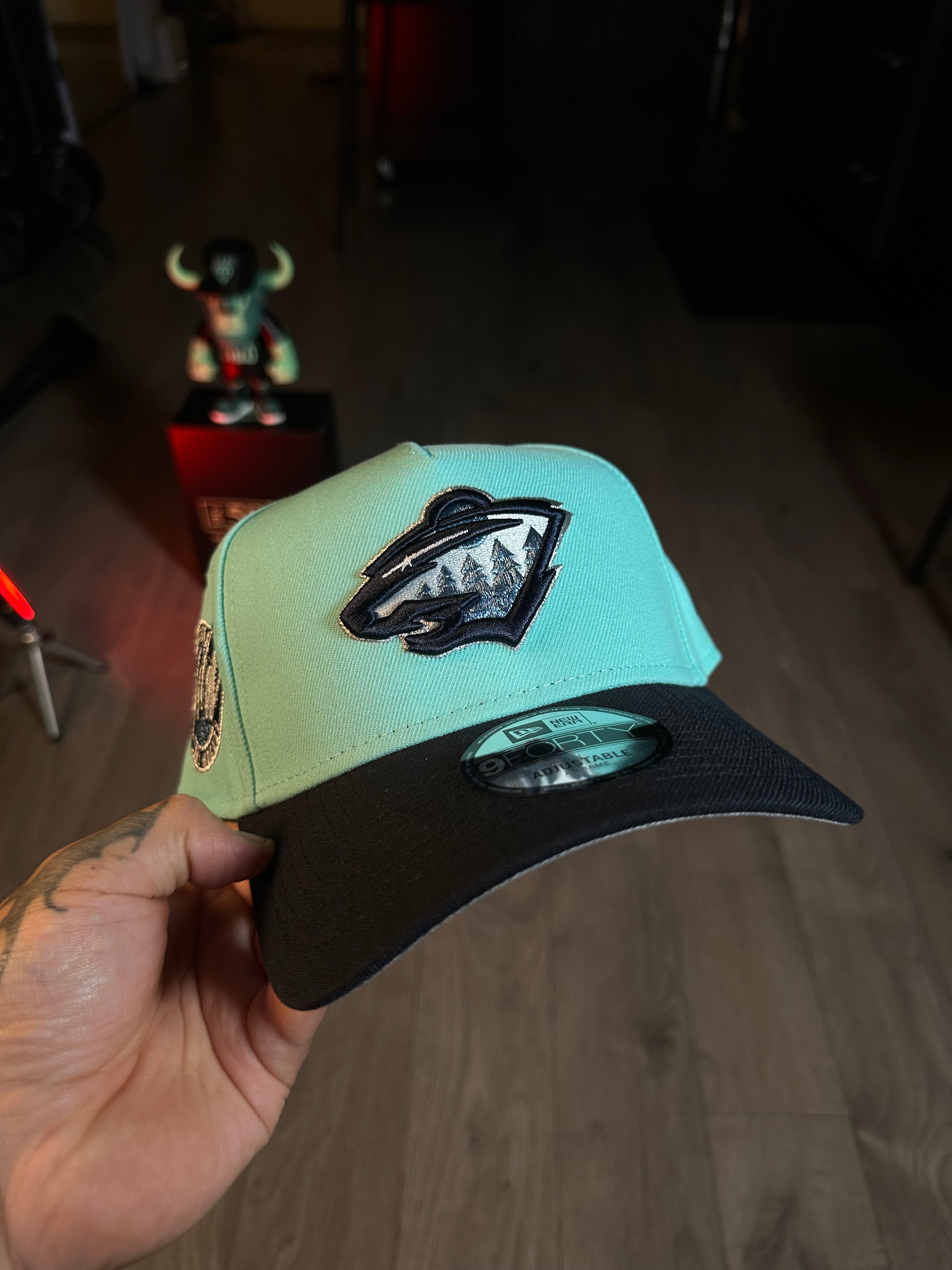 NEW ERA 9FORTY MINNESOTA WILD NHL HOCKEY TINT BLUE.