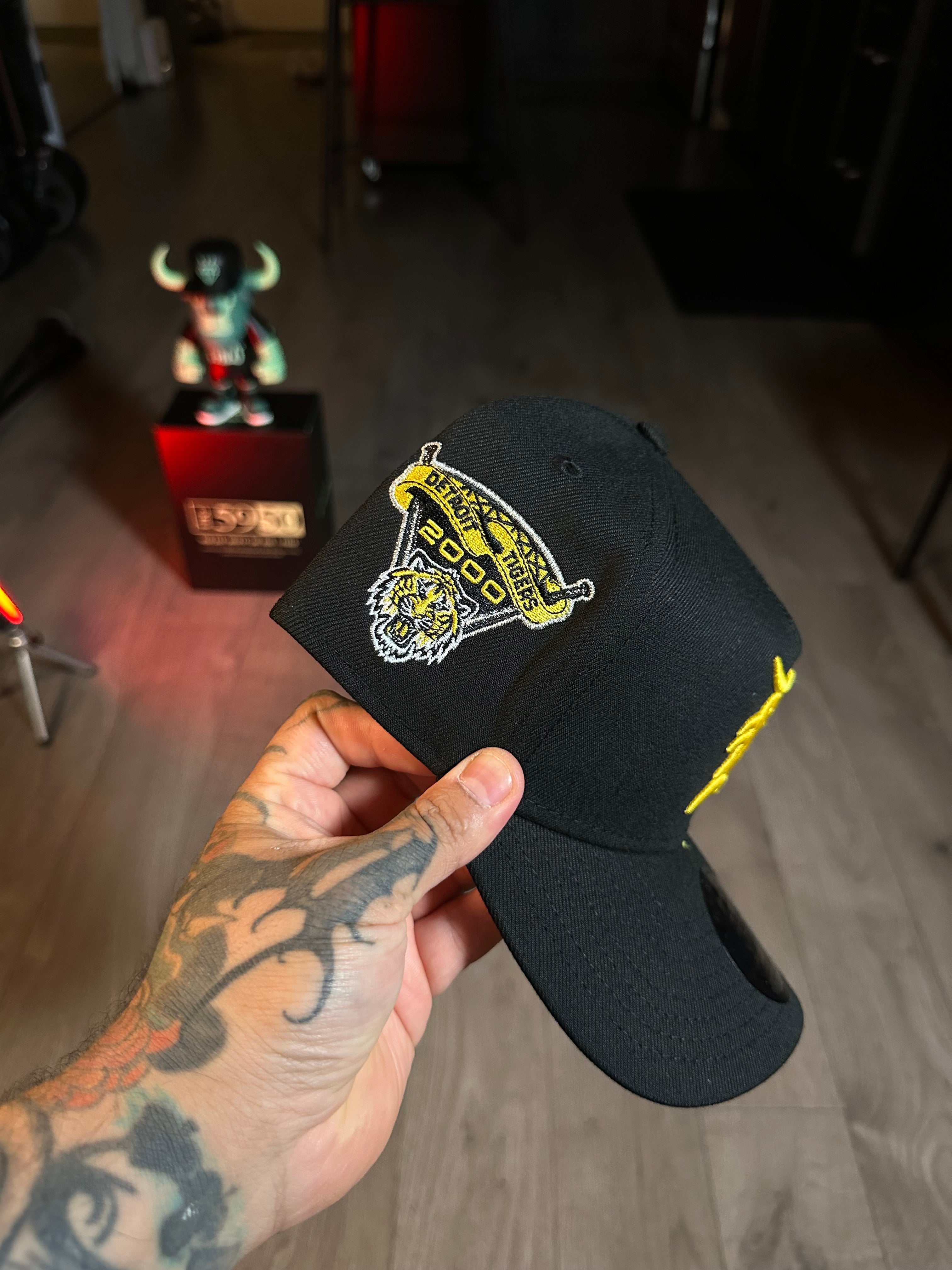 NEW ERA 9FORTY DETROIT TIGERS 2000 BLACK-OUT/YELLOW E.