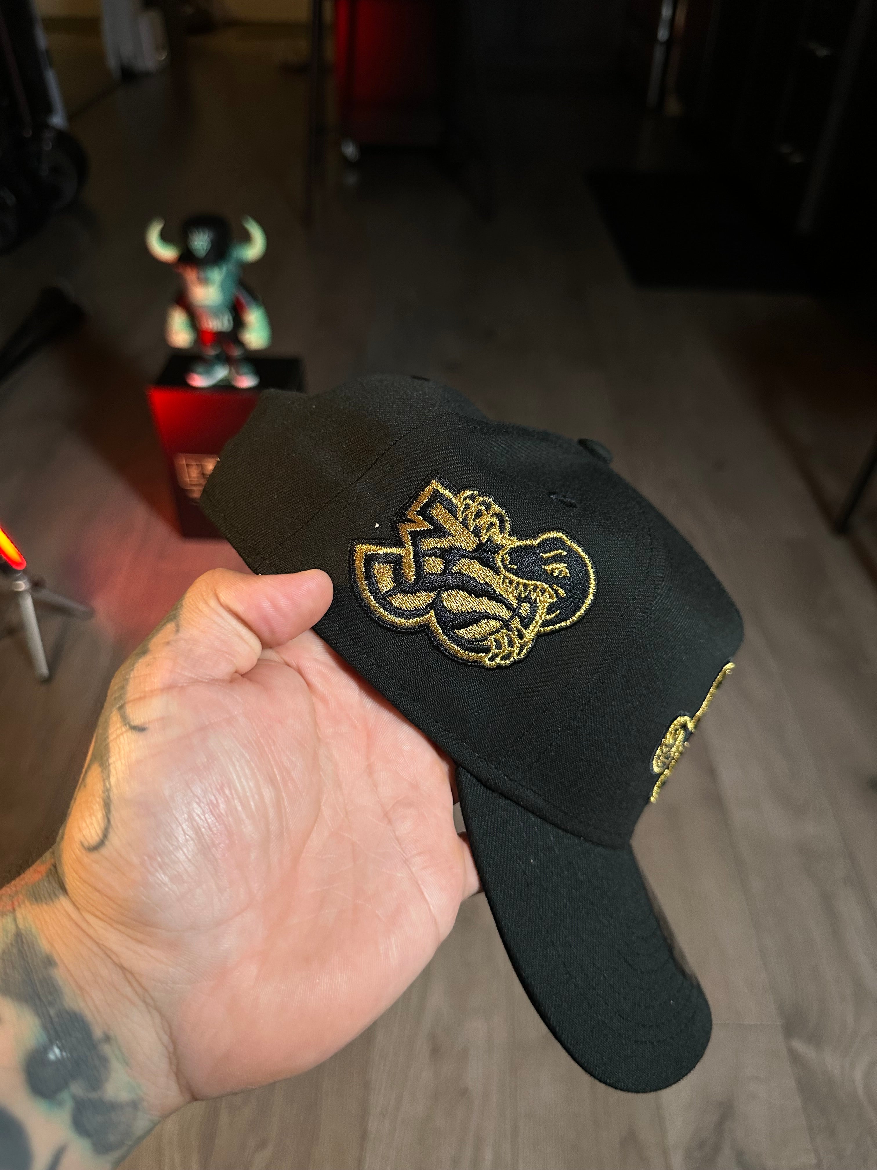 NEW ERA 9FORTY TORONTO RAPTORS 30th ANNIVERSARY RAPTOR LOGO B.