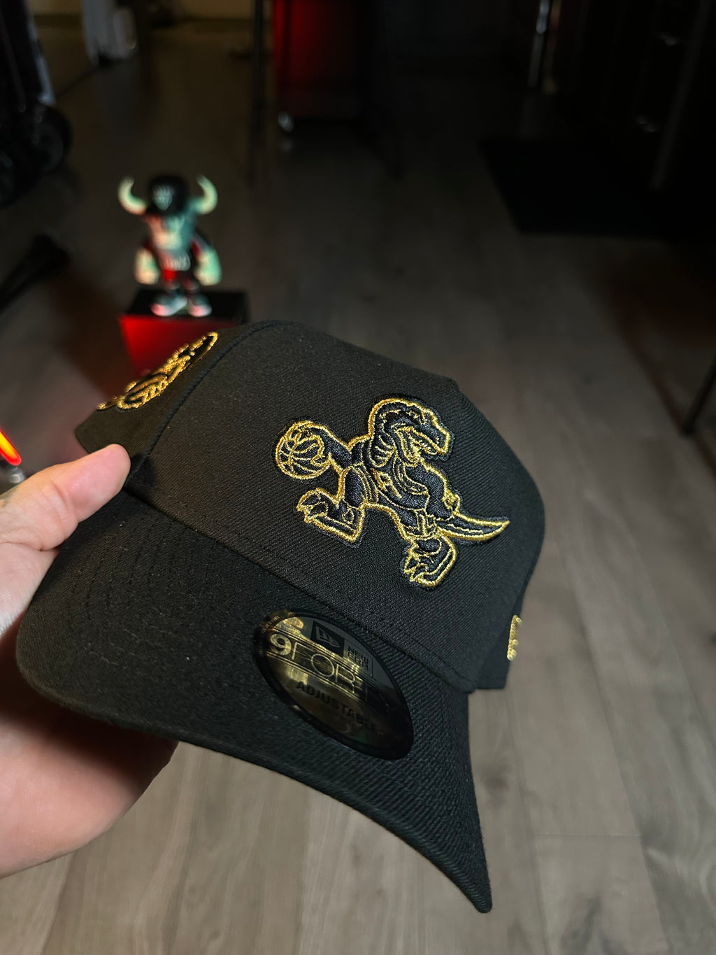 NEW ERA 9FORTY TORONTO RAPTORS 30th ANNIVERSARY RAPTOR LOGO B.