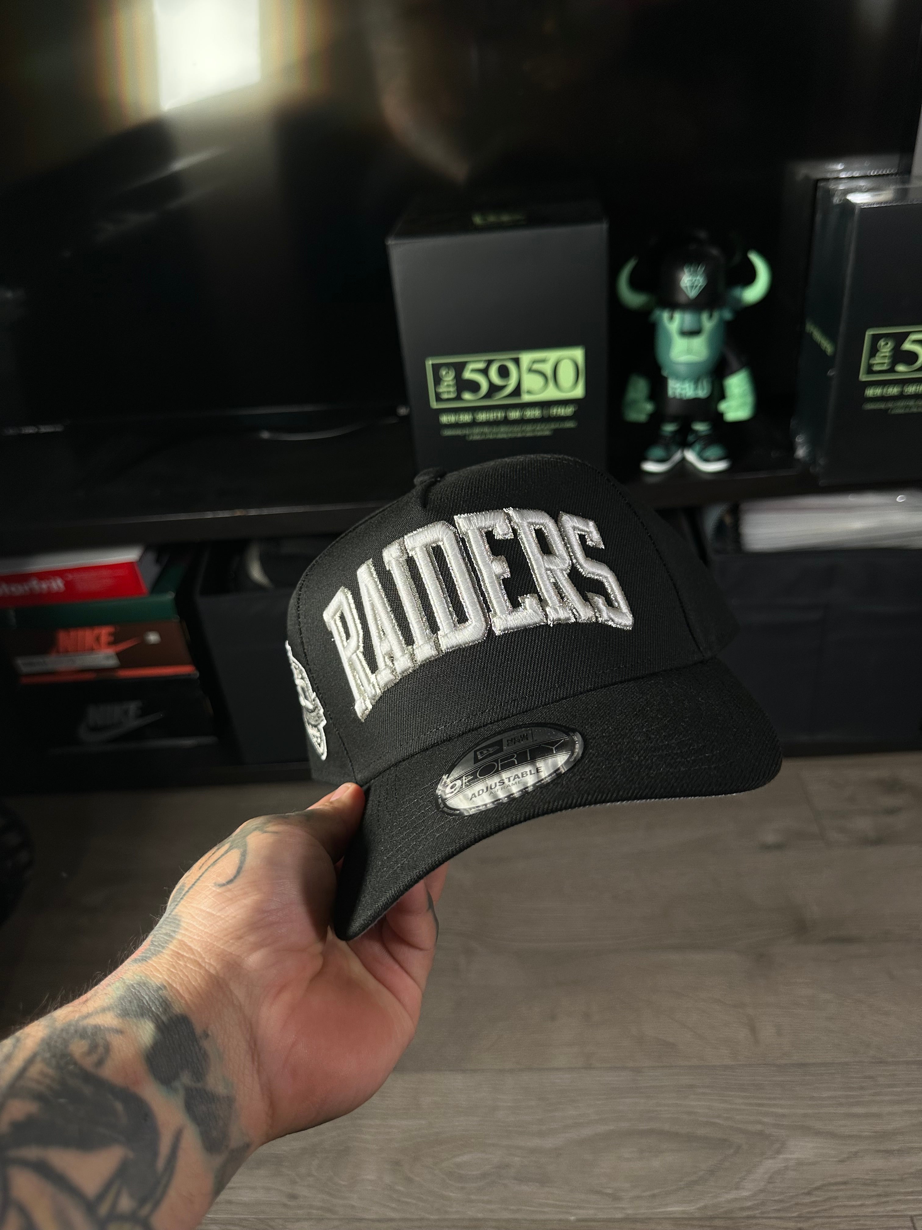 NEW ERA 9FORTY LAS VEGAS RAIDERS SYLVER EDITION 50th A.